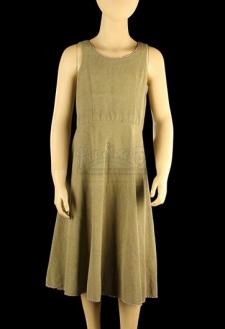 PAN'S LABYRINTH (2006) - Ofelia's (Ivana Baquero) Dress