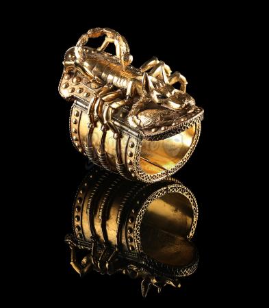 MUMMY RETURNS, THE (2001) - The Scorpion King's (Dwayne Johnson) Scorpion Bracelet